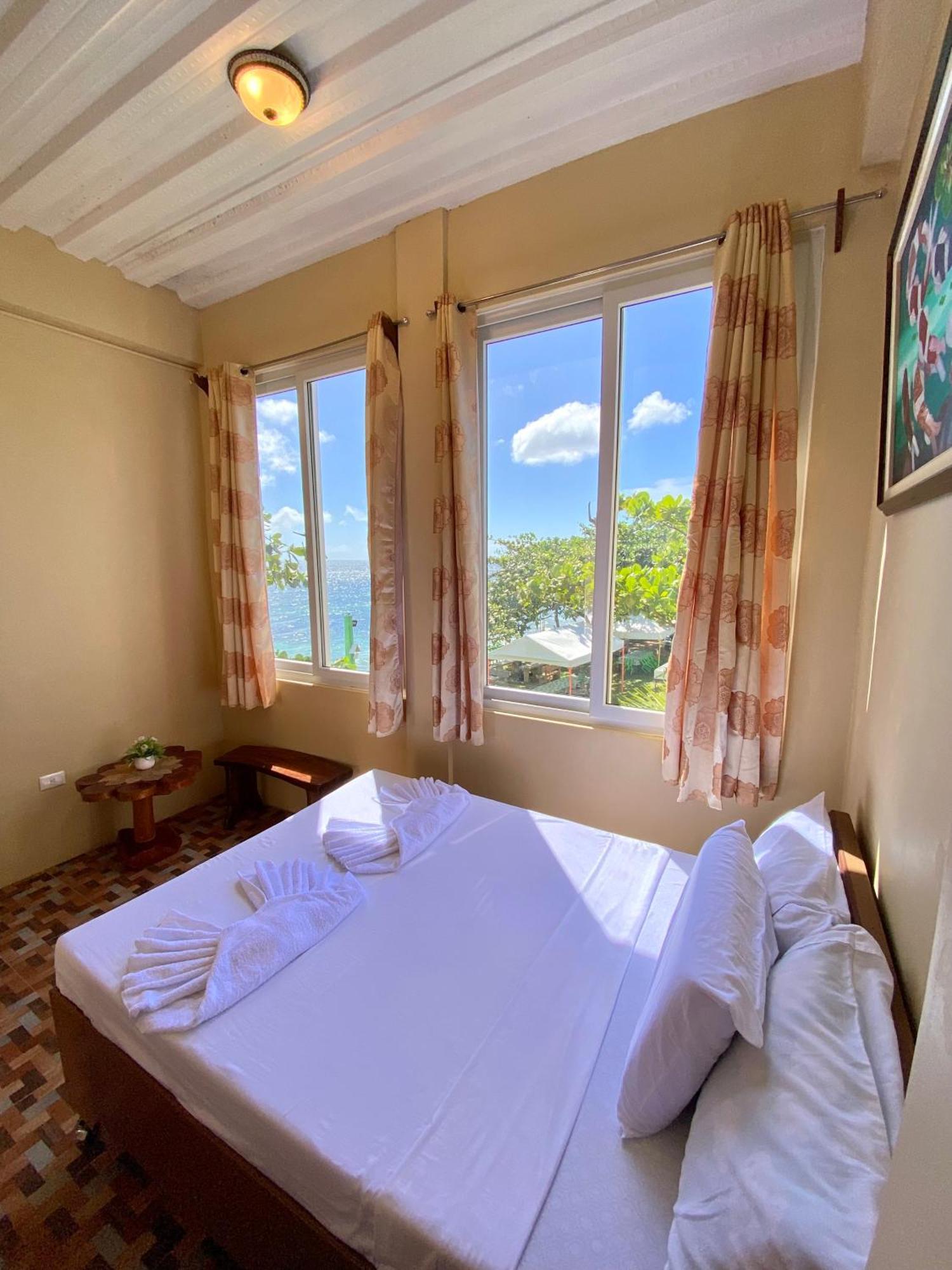 Oceanfront Beach Resort シキホール エクステリア 写真