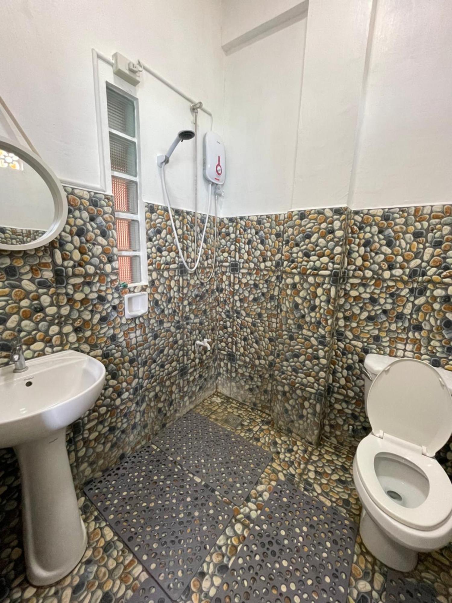 Oceanfront Beach Resort シキホール エクステリア 写真